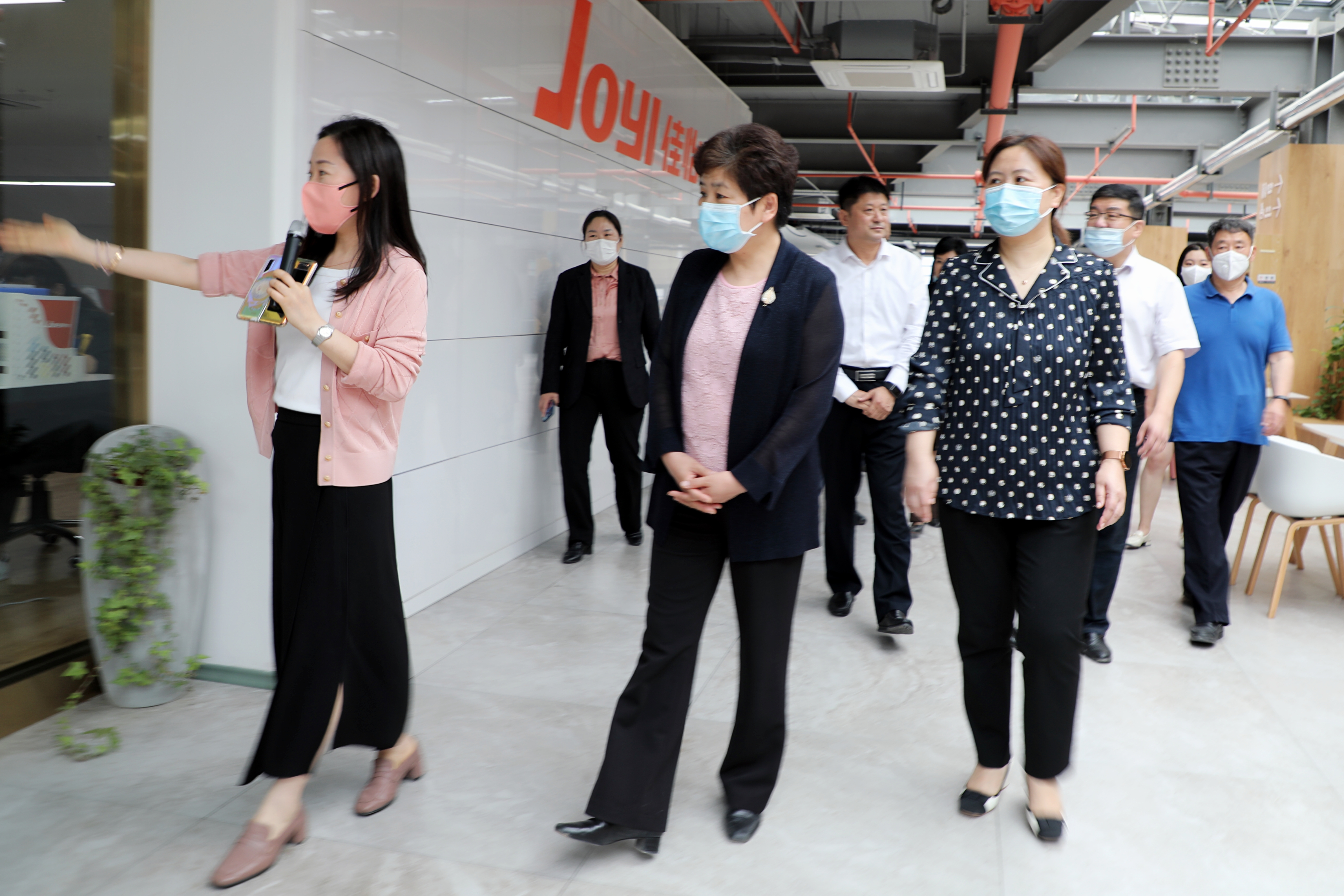 【佳怡快讯】济南市历城区人大常委会主任韩宏伟一行莅临佳怡供应链企业集团指导调研